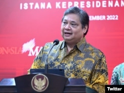 Menko Perekonomian Airlangga Hartarto di Kantor Presiden, Jakarta, Jumat, 30 Desember 2022. (Foto: BPMI Setpres/Twitter @setkabgoid)