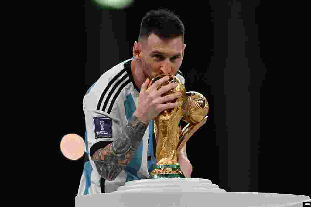 FBL-WC-2022-MATCH64-ARG-FRA-TROPHY