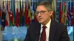 Борбата против корупцијата е приоритет за САД, вели Шоле. 