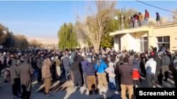 مراسم خاکسپاری یکی از کشته شدگان اعتراضات در ایران