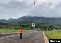 Keterangan foto: Harimau Sumatra bernama Bestie saat dibawa menggunakan helikopter dari Bandara Blangkejeren, Kabupaten Gayo Lues, Provinsi Aceh, Jumat 25 November 2022. (Courtesy: BBKSDA SUMUT)