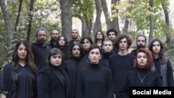  مخالفت با حجاب اجباری، تصویر گروهی هنرمندان