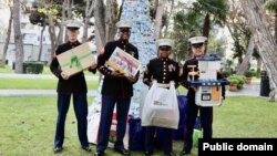 ABŞ-ın Azərbaycandakı səfirliyinin Mühafizəsi Dəstəsi uşaqlara yeni il hədiyyələri bağışlayıb (Mənbə ABŞ səfirliyi)
