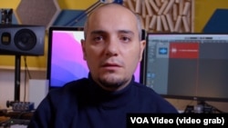 آمانج آزرمی، هنرمند و خواننده