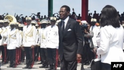 Le président équato-guinéen Teodoro Obiang Nguema Mbasogo arrive à Malabo le 8 décembre 2022 lors de la cérémonie d'investiture de son sixième septennat.