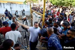 Para migran Amerika Tengah yang ingin mencari suaka di AS berkumpul di kota Tapachula, negara bagian Chiapas, Meksiko, 3 Januari 2023.