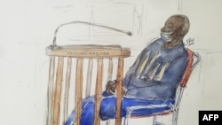 Un croquis de salle d'audience réalisé le 20 mai 2020 montre Félicien Kabuga, l'un des derniers suspects clés du génocide rwandais de 1994.