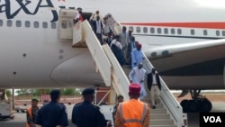 Lokacin da masu bara 'yan Nijar suka sauka a Yamai bayan da aka kwaso su daga Ghana