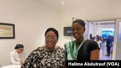 Gwarzuwar yar jaridar da ta lashe lambar karramawa OFAB 2022, Dorcas Bello da Dakta Rose Gidado.