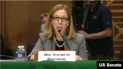 미 재무부의 엘리자베스 로젠버그 테러자금조달 및 금융범죄 담당 차관보가 20일 상원 은행위원회가 러시아에 대한 제재를 주제로 개최한 청문회에서 증언했다.