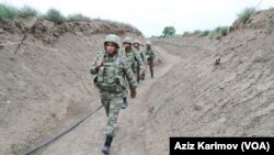 Azərbaycan hərbi qüvvələrinin əsgərləri (Arxiv)