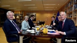 La Commission de l'UE recommande le passage à la deuxième phase des négociations