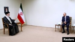 دیدار علی خامنه‌ای رهبر جمهوری اسلامی با ولادیمیر پوتین رئیس جمهوری روسیه در تهران - ١٩ ژوئیه ٢٠٢٢