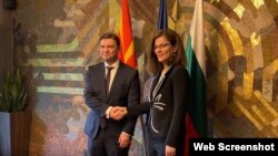 Со заедничката меѓувладина македонско-бугарска комисија претседаваат министрите за надворешни работи Бујар Османи и Теодора Генчовска