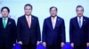 지난 4일 캄보디아 프놈펜에서 진행된 '아세안+3' 외교장관회의 참석자들이 기념촬영하고 있다. 왼쪽부터 하야시 요시마사 일본 외무상, 박진 한국 외교부 장관, 프락 소콘 캄보디아 부총리 겸 외무장관, 왕이 중국 외교담당 국무위원 겸 외교부장.