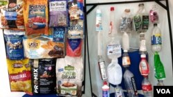 Beberapa contoh sampah plastik kemasan produk dari luar negeri yang diambil dari sejumlah tempat pembuangan sampah plastik di Jawa Timur (foto Petrus Riski/VOA)