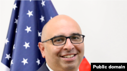 ABŞ səfirinin yeni müavini Hüqo Gevara (mənbə : səfirlik)