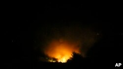 16일 그리스 북부 카발라 인근에서 추락한 우크라니아 운송사 소유 화물기가 불타고 있다. 