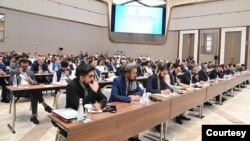 26-iyul kuni O'zbekiston poytaxtida kechgan anjumanda 100 ga yaqin xorijiy delegatsiya qatnashdi, jumladan Tolibon ham 