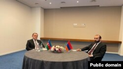 Ceyhun Bayramov və Ararat Mirzoyan (Arxiv foto)