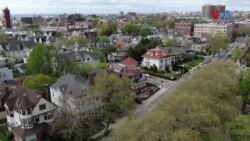 امریکہ میں شدید گرمی سے گھبرائے لوگوں کے لیے کولنگ سینٹرز