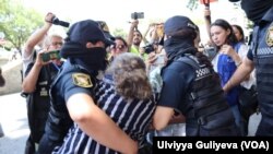 Bakıda polis quru sərhədlərin açılması tələbi ilə keçirilən aksiyanı dağıdıb.