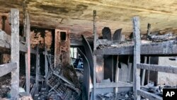 Hostel di gedung lima belas lantai di Moskow, Rusia, hangus terbakar, Jumat, 29 Juli 2022. (Denis Voronin, foto Kantor Berita Moskow via AP)
