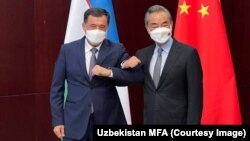 O'zbekiston Tashqi ishlar vaziri Vladimir Norov Xitoy Tashqi ishlar vaziri Van I va mintaqa bosh diplomatlari bilan Nur-Sultonda muloqot qildi, 8-iyun, 2022 