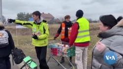 Spanish Volunteers Help at Ukraine-Poland Border