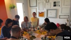 Fəridə Buyuranın Azərbaycan kulinariyası dərsi (c) Foto: Yakir Levy