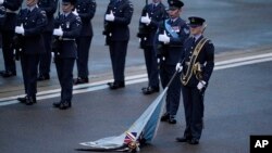 In Photos: Queen Elizabeth's Final Journey from Scotland to London