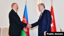 İlham Əliyev və Rəcəb Tayyib Ərdoğan (Foto Prezident.az saytından götürülüb)