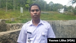 Benyamin Bili Raingu, Kepala Desa Tana Rara, Kecamatan Loli, Kabupaten Sumba Barat, Nusa Tenggara Timur. Rabu (14 September 2021) (Foto : VOA/Yoanes Litha)