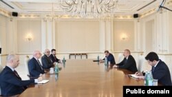 Filip Riker və İlham Əliyev (Foto Azərbaycan Prezident Administrasiyasınındır)