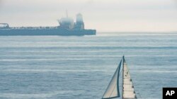 Танкер Grace 1 на стоянке в порту Гибралтара