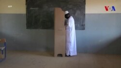 Le candidat d'opposition Soumaila Cisse vote au Mali