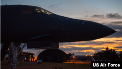 미 태평양공군은 사우스다코타주 엘스워스 공군기지 제37 원정폭격비행대대 소속 B-1B 랜서 전략폭격기를 괌 앤더슨 공군기지에서 일본 미사와 공군기지로 전진 배치했다며 16일 사진을 공개했다. 사진=미 공군.