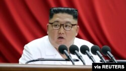 김정은 북한 국무위원장이 노동당 중앙위원회 제7기 제5차 전원회의를 주재했다고 관영 '조선중앙통신'이 30일 보도했다.