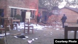 Dégâts dans la cour d'une école au Burundi le 7 mars 2016.