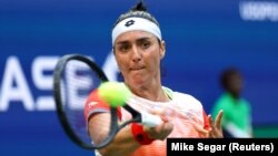 Forfait pour les tournois de Doha et de Dubaï, Ons Jabeur se dit "désolée à l'égard des fans du Moyen-Orient".