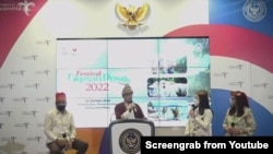 Bupati Poso, Verna Gladies Merry Inkiriwang saat menjelaskan agenda pelaksanaan Festival Danau Poso dalam Weekly Press Briefing Kementerian Pariwisata dan Ekonomi Kreatif, Senin (5 September 2022) (Foto : Tangkapan Layar).