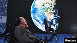Physicist Stephen Hawking has called for increased efforts to return to the moon and to travel to other solar systems.