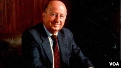 Jorj Fidias Mitchell, tadbirkor