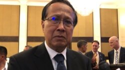 លោក ប៉ាន សូរស័ក្តិ រដ្ឋមន្រ្តីក្រសួងពាណិជ្ជកម្ម ថ្លែងទៅកាន់អ្នកសារព័ត៌មាននៅរាជធានីភ្នំពេញ កាលពីថ្ងៃទី៣ ខែកញ្ញា ឆ្នាំ២០២០។ (ស៊ុន ណារិន/វីអូអេ)