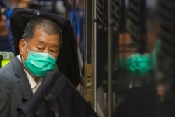 Jimmy Lai meninggalkan Pengadilan Banding Terakhir Hong Kong.(Foto: AP)