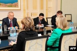 Xillari Klinton AQSh tashqi ishlar vazirasi sifatida Toshkentga ikki bor safar qildi