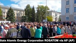 Građani na sprovodu pet ruskih nuklearnih inženjera