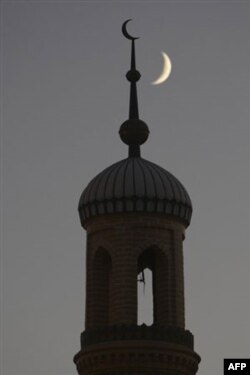 Xitoy Shinjondan ko’zini uzmaydi