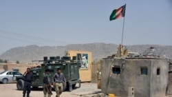 Afganistanske snage bezbjednosti sprovode istragu na mjestu bombaškog napada u Kandaharu, 6. jula 2021.