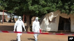 Sansanin killace wadanda suka yi jinyar Fanta Kone 'yar shekara biyun da ta mutu ran Jumma'a a Mali sanadiyar cutar Ebola